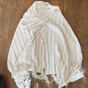 LuLaRoe Cream Knit Hooded Poncho Mimi
